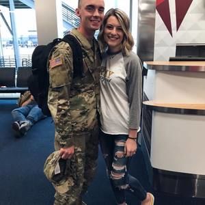 Meet your Posher, Dakota